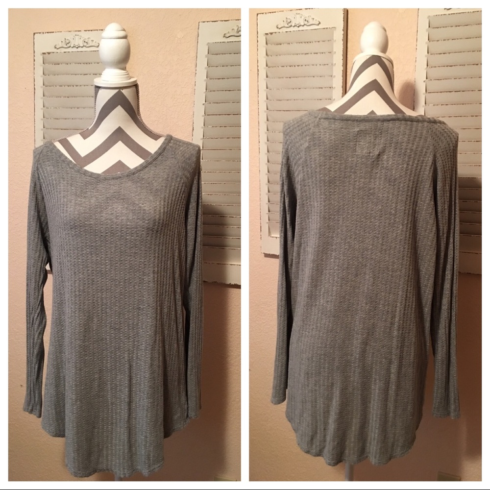 Long sleeve grey sweater